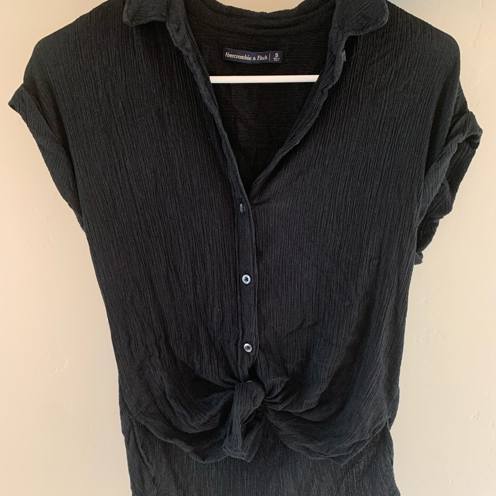 Abercrombie & Fitch cropped tied-up button down